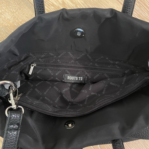 Roots Black Leather Purse - Picture 2 of 5